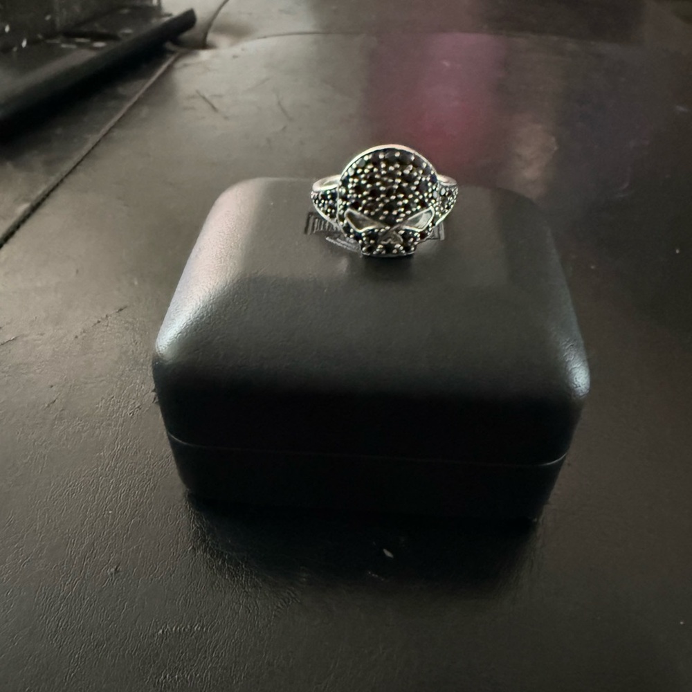 Elegant Silver Ring